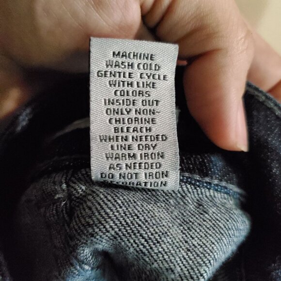 Chicos Jeans Womens .5 US 6 Blue Sandra Crop Denim Slim Fit Stretch - Picture 3 of 13